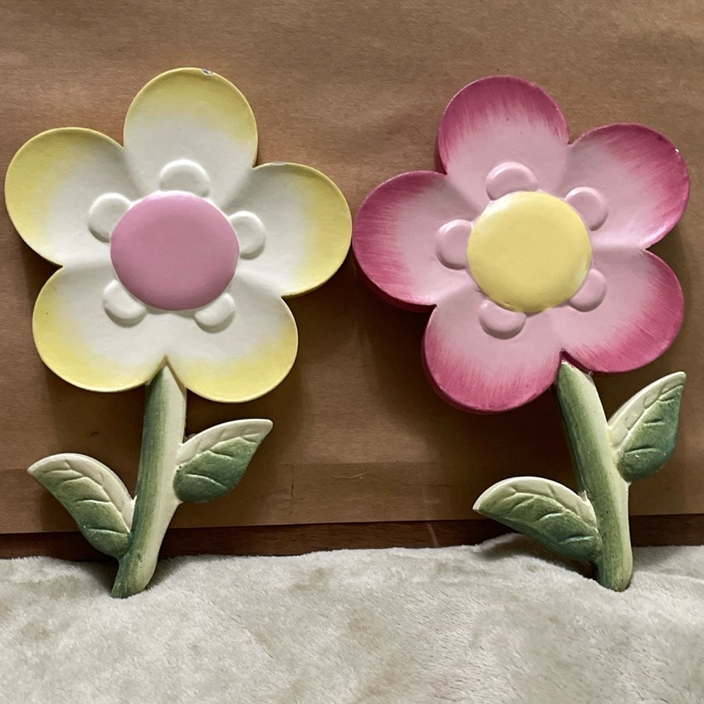 Vintage Flowers Wall Hangers Decor Pastels Set of 2 Home Interior Kids